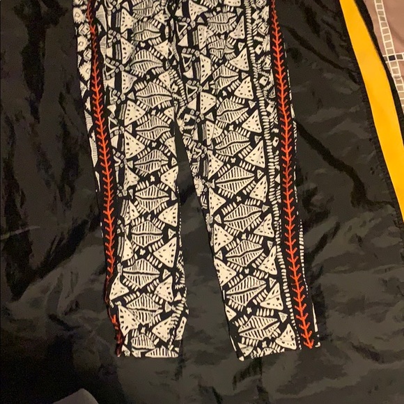 Pants Pattern  Style - Picture 2 of 8